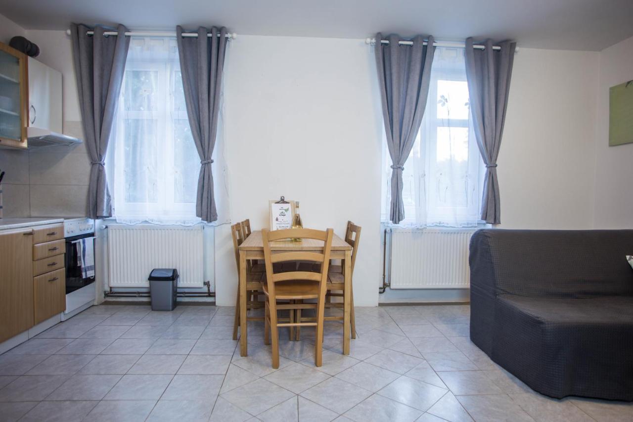 Apartmany Ve Mlejne Cachrov Exterior photo