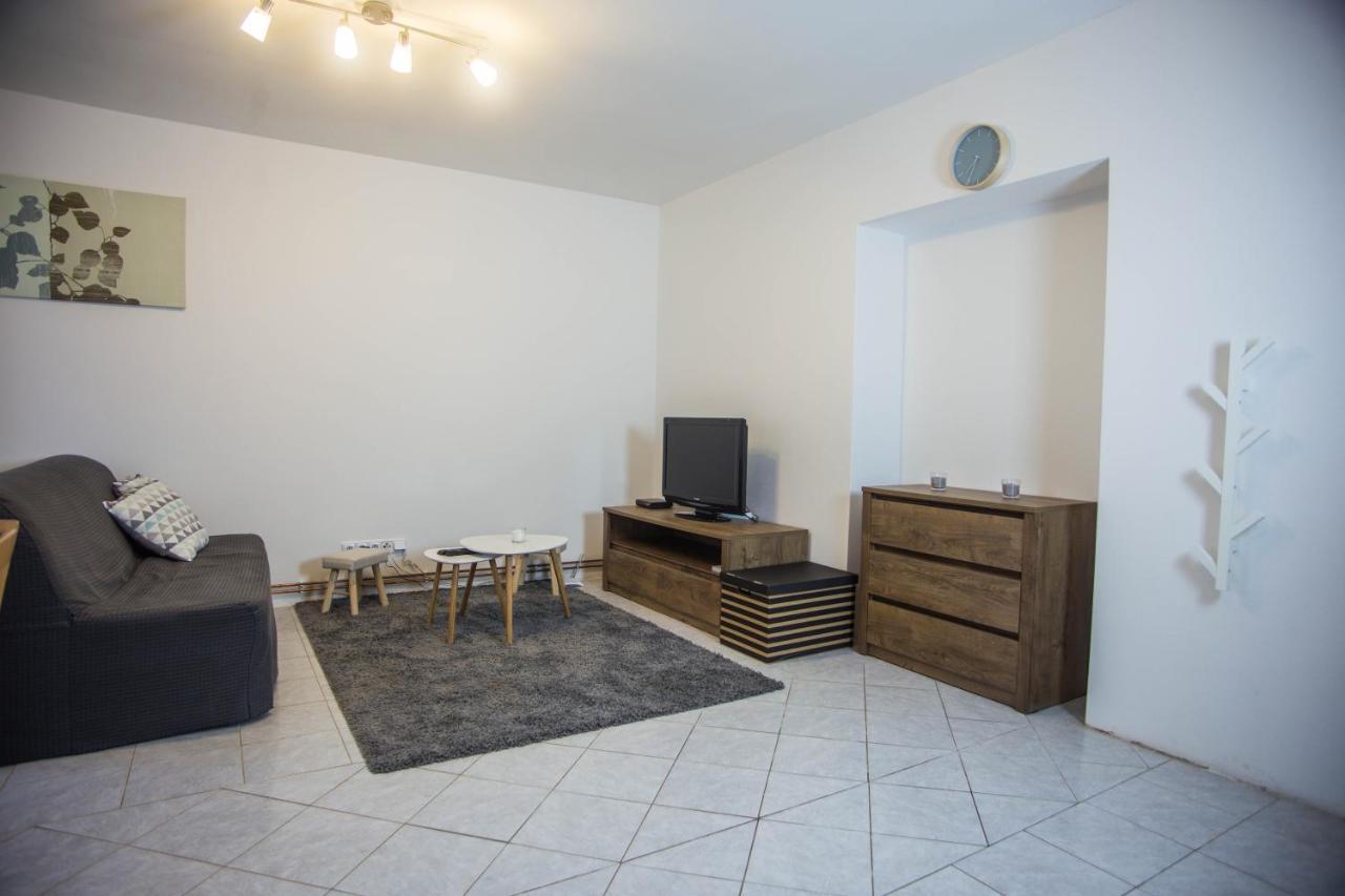 Apartmany Ve Mlejne Cachrov Exterior photo